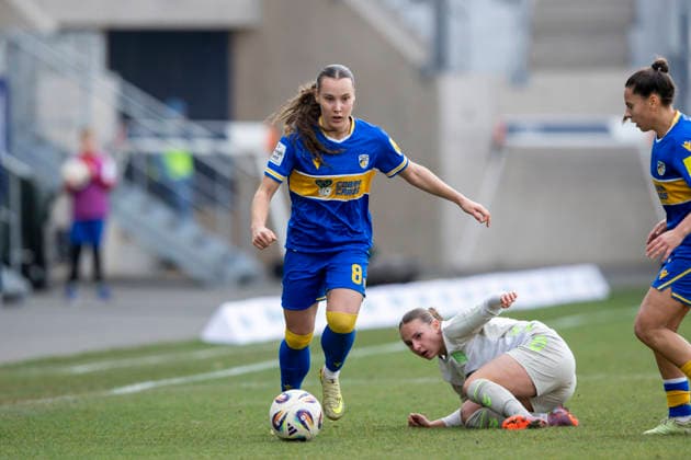 Google Pixel Frauen-Bundesliga: FC Carl Zeiss Jena vs. SV Werder Bremen; Jena; 06.12.2025 Felicia Sophie Sträßer ( 8; FC Carl Zeiss Jena) Google Pixel Frauen-Bundesliga: FC Carl Zeiss Jena vs. SV Werder Bremen; ad hoc arena im Ernst-Abbe-Sportfeld; 06.12.2025 DFB REGULATIONS PROHIBIT ANY USE OF PHOTOGRAPHS AS IMAGE SEQUENCES AND OR QUASI-VIDEO. Copyright: xBEAUTIFULxSPORTS Duehringx