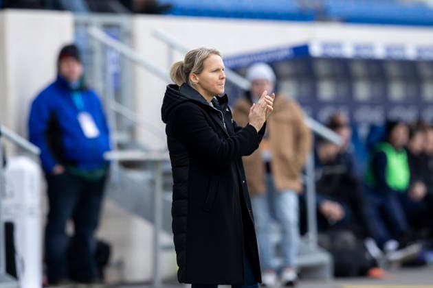 Google Pixel Frauen-Bundesliga: FC Carl Zeiss Jena vs. SV Werder Bremen; Jena; 06.12.2025 Friederike Kromp (Trainerin; SV Werder Bremen) Google Pixel Frauen-Bundesliga: FC Carl Zeiss Jena vs. SV Werder Bremen; ad hoc arena im Ernst-Abbe-Sportfeld; 06.12.2025 DFB REGULATIONS PROHIBIT ANY USE OF PHOTOGRAPHS AS IMAGE SEQUENCES AND OR QUASI-VIDEO. Copyright: xBEAUTIFULxSPORTS Duehringx
