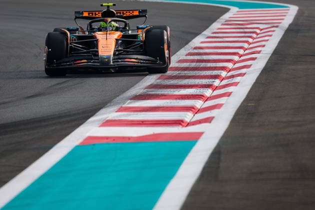 Lando Norris of Great Britain and McLaren , Qualifying, F1 Grand Prix of Abu Dhabi, am 06. December 2025 in Abu Dhabi, United Arab Emirates. (Foto von Diogo Cardoso DeFodi Images) Lando Norris of Great Britain and McLaren , Qualifying, F1 Grand Prix of Abu Dhabi, Yas Marina Circuit on December 6, 2025 in Abu Dhabi, United Arab Emirates. (Photo by Diogo Cardoso DeFodi Images)