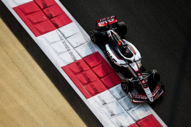 Esteban Ocon of France and Haas F1 Team , Qualifying, F1 Grand Prix of Abu Dhabi, am 06. December 2025 in Abu Dhabi, United Arab Emirates. (Foto von Diogo Cardoso DeFodi Images) Esteban Ocon of France and Haas F1 Team , Qualifying, F1 Grand Prix of Abu Dhabi, Yas Marina Circuit on December 6, 2025 in Abu Dhabi, United Arab Emirates. (Photo by Diogo Cardoso DeFodi Images)