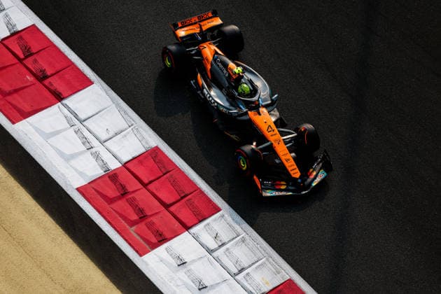 Lando Norris of Great Britain and McLaren , Qualifying, F1 Grand Prix of Abu Dhabi, am 06. December 2025 in Abu Dhabi, United Arab Emirates. (Foto von Diogo Cardoso DeFodi Images) Lando Norris of Great Britain and McLaren , Qualifying, F1 Grand Prix of Abu Dhabi, Yas Marina Circuit on December 6, 2025 in Abu Dhabi, United Arab Emirates. (Photo by Diogo Cardoso DeFodi Images)