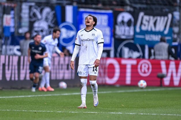 06.12.2025, Fussball, 2. Bundesliga, 15. Spieltag Saison 2025 2026, VfL Bochum - DSC Arminia Bielefeld, Monju Momuluh (DSC Arminia Bielefeld) xRHR-FOTO TKx