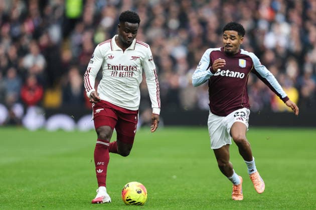 Birmingham, England, 6th December 2025. Bukayo Saka of Arsenal breaks with the ball during the Aston Villa vs Arsenal Premier League match at Villa Park, Birmingham. Picture credit should read: Gareth Evans Sportimage EDITORIAL USE ONLY. No use with unauthorised audio, video, data, fixture lists, club league logos or live services. Online in-match use limited to 120 images, no video emulation. No use in betting, games or single club league player publications. SPI_029_GE_ASTONVILLA_ARSENAL SPI-4350-0030