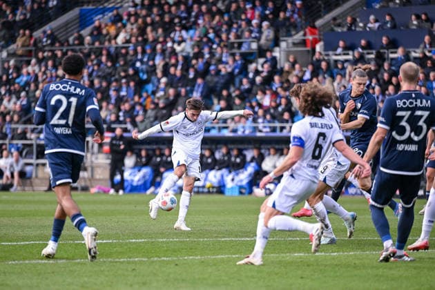 06.12.2025, Fussball, 2. Bundesliga, 15. Spieltag Saison 2025 2026, VfL Bochum - DSC Arminia Bielefeld, Torchance: Marvin Mehlem (DSC Arminia Bielefeld) xRHR-FOTO TKx