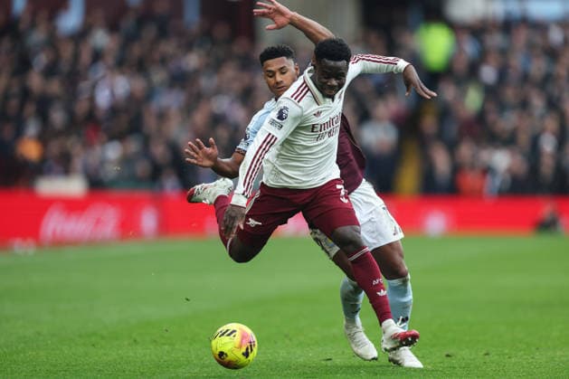 Birmingham, England, 6th December 2025. Bukayo Saka of Arsenal breaks with the ball during the Aston Villa vs Arsenal Premier League match at Villa Park, Birmingham. Picture credit should read: Gareth Evans Sportimage EDITORIAL USE ONLY. No use with unauthorised audio, video, data, fixture lists, club league logos or live services. Online in-match use limited to 120 images, no video emulation. No use in betting, games or single club league player publications. SPI_037_GE_ASTONVILLA_ARSENAL SPI-4350-0038
