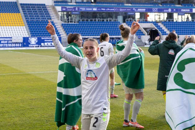 Google Pixel Frauen-Bundesliga: FC Carl Zeiss Jena vs. SV Werder Bremen; Jena; 06.12.2025 Chiara D Angelo ( 2; SV Werder Bremen) Google Pixel Frauen-Bundesliga: FC Carl Zeiss Jena vs. SV Werder Bremen; ad hoc arena im Ernst-Abbe-Sportfeld; 06.12.2025 DFB REGULATIONS PROHIBIT ANY USE OF PHOTOGRAPHS AS IMAGE SEQUENCES AND OR QUASI-VIDEO. Copyright: xBEAUTIFULxSPORTS Duehringx