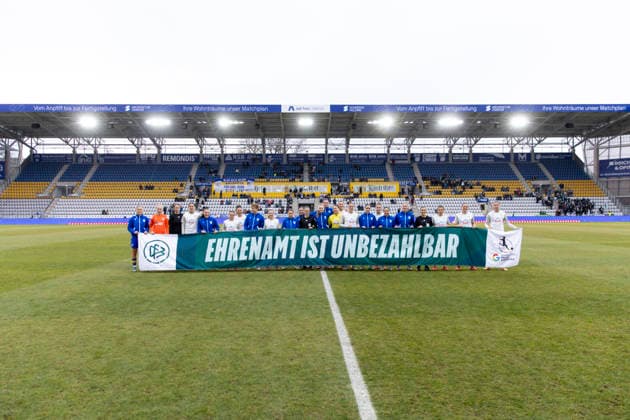 Google Pixel Frauen-Bundesliga: FC Carl Zeiss Jena vs. SV Werder Bremen; Jena; 06.12.2025 Tag des Ehrenamts FC Carl Zeiss Jena gegen SV Werder Bremen Google Pixel Frauen-Bundesliga: FC Carl Zeiss Jena vs. SV Werder Bremen; ad hoc arena im Ernst-Abbe-Sportfeld; 06.12.2025 DFB REGULATIONS PROHIBIT ANY USE OF PHOTOGRAPHS AS IMAGE SEQUENCES AND OR QUASI-VIDEO. Copyright: xBEAUTIFULxSPORTS Duehringx