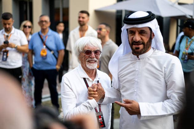 Bernie Ecclestone, Mohammed bin Sulayem (FIA Praesident), UAE, Formel 1 Weltmeisterschaft, Abu Dhabi Grand Prix, Yas Marina Circuit, 3. Freies Training, 06.12.2025 UAE, Formel 1 Weltmeisterschaft, Abu Dhabi Grand Prix, Yas Marina Circuit, 06.12.2025 Yas Marina Island Copyright: xEibner-Pressefoto Memmlerx EP_MMR