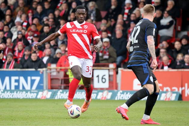 37 Merveille Biankadi (Energie Cottbus, l.), 42 Alexander Hahn (Duisburg) Fussball 3. Liga 2025 2026 FC Energie Cottbus - MSV Duisburg
