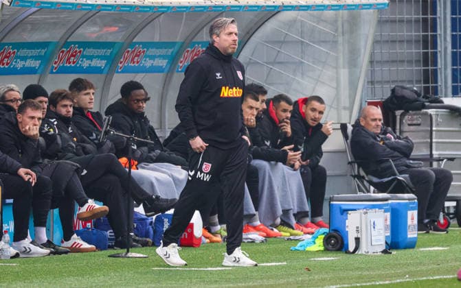 Deutschland: 3. Liga 2025 26, 17. Spieltag - TSG Hoffenheim II vs SSV Jahn Regensburg, Dietmar-Hopp-Stadion (Sinsheim): Michael Wimmer (Trainer, SSV Jahn Regensburg) Sinsheim Dietmar-Hopp-Stadion Baden-Württemberg Deutschland Copyright: xBenedictxChristx