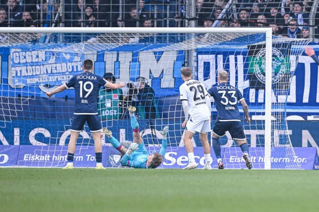 06.12.2025, Fussball, 2. Bundesliga, 15. Spieltag Saison 2025 2026, VfL Bochum - DSC Arminia Bielefeld, Philipp Hofmann (VfL Bochum 1848) erzielt das Tor zum 1:0, xRHR-FOTO TKx
