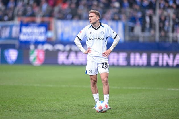 06.12.2025, Fussball, 2. Bundesliga, 15. Spieltag Saison 2025 2026, VfL Bochum - DSC Arminia Bielefeld, Tim Handwerker (DSC Arminia Bielefeld) xRHR-FOTO TKx