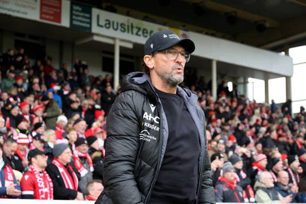 Trainer Claus-Dieter Wollitz (Energie Cottbus) Fussball 3. Liga 2025 2026 FC Energie Cottbus - MSV Duisburg