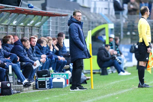 06.12.2025, xKWIx, Fußball, Regionalliga West, FC Gütersloh - RW Oberhausen, Ohlendorf Stadion im Heidewald: Sebastian Gunkel (Trainer Rot-Weiß Oberhausen) Photo: xKamilxWilkowskixPressefotoKochx NRW Deutschland