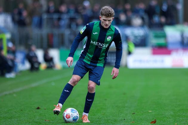06.12.2025, xKWIx, Fußball, Regionalliga West, FC Gütersloh - RW Oberhausen, Ohlendorf Stadion im Heidewald: Niklas Barthel ( FC Gütersloh 4 ) Photo: xKamilxWilkowskixPressefotoKochx NRW Deutschland