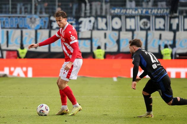 11 Moritz Hannemann (Energie Cottbus, l.), 19 Leon Müller (Duisburg) Fussball 3. Liga 2025 2026 FC Energie Cottbus - MSV Duisburg