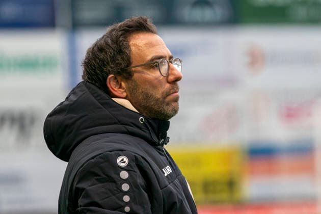 Boris Schommers (Sportfreunde Siegen, Trainer) SV Rödinghausen - Sportfreunde Siegen 28.11.2025 Fussball, Regionalliga West, 18. Spieltag, GER, Wiehenstadion, Rödinghausen Copyright: MarcoxBader