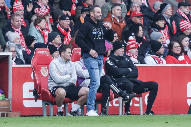 Fussball, 3.Liga Saison 2025 2026 17.Spieltag FC Energie Cottbus - MSV Duisburg 06.12.2025, LEAG Energie Stadion Dietmar Hirsch (Cheftrainer, MSV Duisburg) Cottbus LEAG Energie Stadion Brandenburg Deutschland