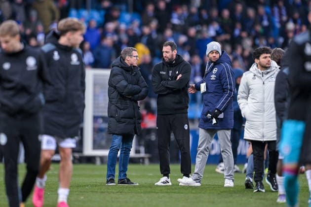 06.12.2025, Fussball, 2. Bundesliga, 15. Spieltag Saison 2025 2026, VfL Bochum - DSC Arminia Bielefeld, Geschäftsführer Michael Mutzel (DSC Arminia Bielefeld), Trainer Mitch Kniat (Arminia Bielefeld) xRHR-FOTO TKx