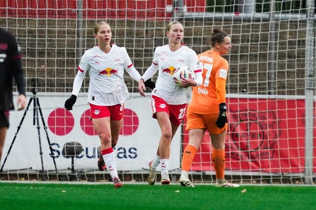 Deutschland: Google Pixel Frauen-Bundesliga 2025 26, 12. Spieltag - Bayer 04 Leverkusen vs. RB Leipzig - 06.12.2025 - Ulrich-Haberland-Stadion (Leverkusen, Nordrhein-Westfalen) Tor zum 3:1 durch Marlene Müller (RB Leipzig, 27) Copyright: xCelinaxLeiersx