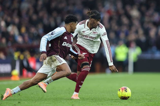 Birmingham, England, 6th December 2025. Noni Madueke of Arsenal breaks with the ball during the Aston Villa vs Arsenal Premier League match at Villa Park, Birmingham. Picture credit should read: Gareth Evans Sportimage EDITORIAL USE ONLY. No use with unauthorised audio, video, data, fixture lists, club league logos or live services. Online in-match use limited to 120 images, no video emulation. No use in betting, games or single club league player publications. SPI_055_GE_ASTONVILLA_ARSENAL SPI-4350-0056