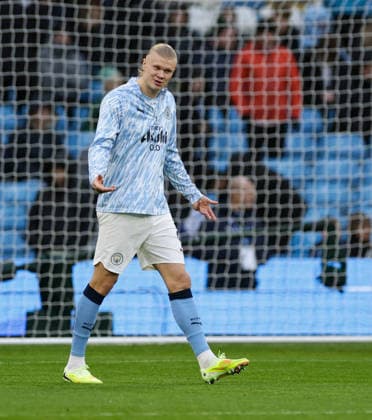 6th December 2025; Etihad Stadium, Manchester, Lancashire, England; Premier League Football, Manchester City versus Sunderland; Erling Haaland of Manchester City pre match  RogerxEvans
