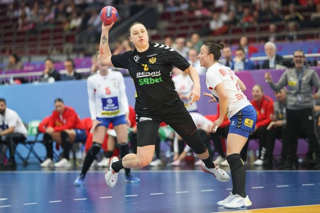 Montenegro - Serbien, IHF Handball-WM der Frauen Durdina Jaukovic (Montenegro, 9). 3. Hauptrundenspiel der Handball-WM der Frauen zwischen Montenegro und Serbien am 6. Dezember 2025 in der Westfalenhalle in Dortmund., Dortmund Nordrhein-Westfalen Deutschland Westfalenhalle