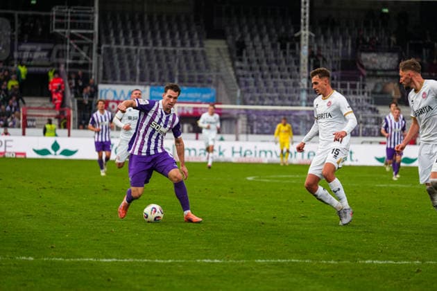Deutschland: Fussball 3. Bundesliga Saison 2025 26, 17. Spieltag - VfL Osnabrück vs SV Wehen Wiesbaden, 06.12.2025, Stadion Bremer Brücke, Osnabrück: Robin Meißner (VfL Osnabrück, 11) Copyright: xLeonxFrickx