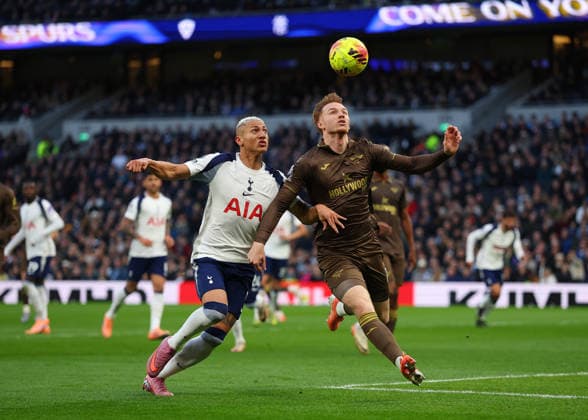 6th December 2025; Tottenham Hotspur Stadium, London, England; Premier League Football, Tottenham Hotspur versus Brentford; Richarlison of Tottenham Hotspur challenged by Sepp van den Berg of Brentford  JohnxPatrickxFletcher