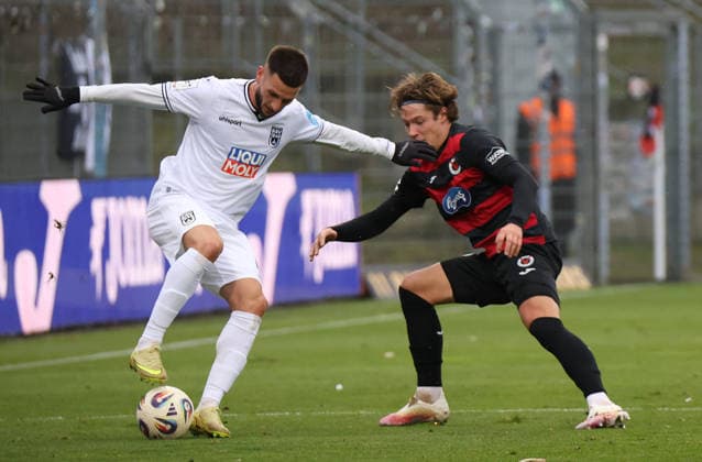 v.l. Leon Dajaku (SSV 1846 Ulm 43), Tobias Eisenhut (Viktoria Koeln 06) GER, Viktoria Koeln 1904 vs. SSV 1846 Ulm, Fussball, 3. Liga, 17. Spieltag, Spielzeit 2025 2026, 06.12.2025. (DFL DFB REGULATIONS PROHIBIT ANY USE OF PHOTOGRAPHS as IMAGE SEQUENCES and or QUASI-VIDEO). GER, Viktoria Koeln 1904 vs. SSV 1846 Ulm, Fussball, 3. Liga, 17. Spieltag, Spielzeit 2025 2026, 06.12.2025. Koeln Copyright: xEibner-Pressefotox xThomasxStoeckerx EP_TSR