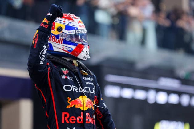 Max Verstappen of the Netherlands and Oracle Red Bull Racing , Qualifying, F1 Grand Prix of Abu Dhabi, am 06. December 2025 in Abu Dhabi, United Arab Emirates. (Foto von Diogo Cardoso DeFodi Images) Max Verstappen of the Netherlands and Oracle Red Bull Racing , Qualifying, F1 Grand Prix of Abu Dhabi, Yas Marina Circuit on December 6, 2025 in Abu Dhabi, United Arab Emirates. (Photo by Diogo Cardoso DeFodi Images)