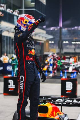 F1 - ABU DHABI GRAND PRIX 2025 VERSTAPPEN Max (ned), Red Bull Racing RB21, portrait pole position in the parc fermÃ celebration during the 2025 Formula 1 Abu Dhabi Grand Prix, 24th round of the 2025 FIA Formula One World Championship, WM, Weltmeisterschaft from December 05 to 07, 2025 on the Yas Marina Circuit, in Abu Dhabi, United Arab Emirates - Abu DhabiUnited Arab Emirates  Copyright: xDPPIx