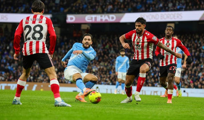 6th December 2025; Etihad Stadium, Manchester, Lancashire, England; Premier League Football, Manchester City versus Sunderland; Rayan Cherki of Manchester City shoots  RogerxEvans