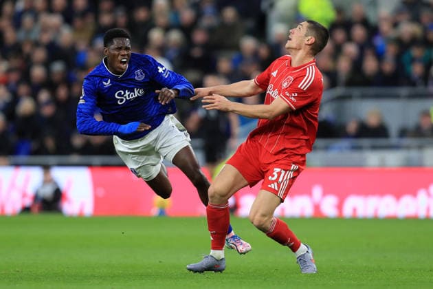 6th December 2025; Hill Dickinson Stadium, Liverpool, England; Premier League Football, Everton versus Nottingham Forest; Nikola Milenkovic of Nottingham Forest collides with Thierno Barry of Everton  DavidxBlunsden