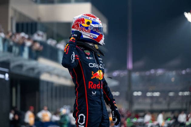 Max Verstappen (Oracle Red Bull Racing, Niederlande, 01) jubelt im Parc Ferme ueber Startplatz 1 und die Pole Position, UAE, Formel 1 Weltmeisterschaft, Abu Dhabi Grand Prix, Yas Marina Circuit, Qualifying, 06.12.2025 UAE, Formel 1 Weltmeisterschaft, Abu Dhabi Grand Prix, Yas Marina Circuit, 06.12.2025 Yas Marina Island Copyright: xEibner-Pressefoto Memmlerx EP_MMR