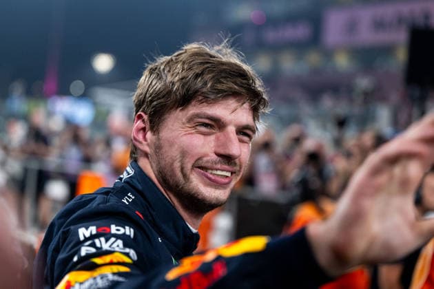 Max Verstappen (Oracle Red Bull Racing, Niederlande, 01) jubelt im Parc Ferme ueber Startplatz 1 und die Pole Position, UAE, Formel 1 Weltmeisterschaft, Abu Dhabi Grand Prix, Yas Marina Circuit, Qualifying, 06.12.2025 UAE, Formel 1 Weltmeisterschaft, Abu Dhabi Grand Prix, Yas Marina Circuit, 06.12.2025 Yas Marina Island Copyright: xEibner-Pressefoto Memmlerx EP_MMR