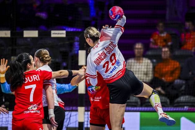 ROTTERDAM , 06-12-2025 , Rotterdam Ahoy , Womens World Championship, WM, Weltmeisterschaft Handball 2025 , match between Austria and Tunisia , picture shows Austria player Ines Ivancok-Soltic goes for a shot on goal Austria - Tunisia (women)  x32375557x Copyright: