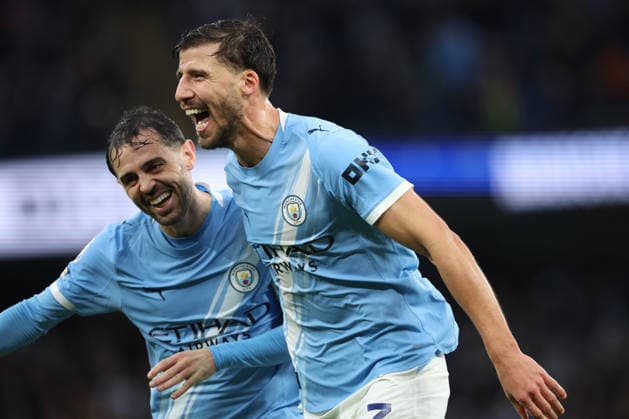 Manchester City v Sunderland - Premier League Bernardo Silva and Ruben Dias of Manchester City celebrate 1st goal during the Premier League match between Manchester City and Sunderland at Etihad Stadium on December 6, 2025 in Manchester, England. Manchester Etihad Stadium England United Kingdom Copyright: xNealxSimpson Sportsphoto APLx 14143962