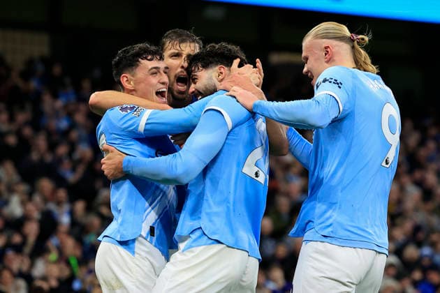 Manchester City v Sunderland Premier League 06 12 2025. Josko Gvardiol (24) of Manchester City celebrates scoring to make it 2-0 during the warm-up ahead of the Premier League match between Manchester City and Sunderland at the Etihad Stadium, Manchester, England on 6 December 2025. Manchester Etihad Stadium Manchester England Editorial use only DataCo restrictions apply See www.football-dataco.com , Copyright: xConorxMolloyx PSI-23347-0030