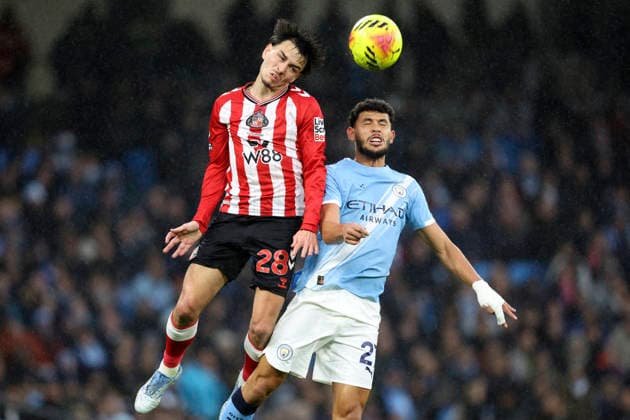Manchester City v Sunderland - Premier League Enzo Le Fee of Sunderland and Matheus Nunes of Manchester City challenge during the Premier League match between Manchester City and Sunderland at Etihad Stadium on December 6, 2025 in Manchester, England. Manchester Etihad Stadium England United Kingdom Copyright: xNealxSimpson Sportsphoto APLx 14143969