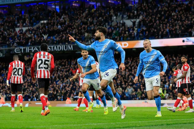 Manchester City v Sunderland Premier League 06 12 2025. Josko Gvardiol (24) of Manchester City celebrates scoring to make it 2-0 during the Premier League match between Manchester City and Sunderland at the Etihad Stadium, Manchester, England on 6 December 2025. Manchester Etihad Stadium Manchester England Editorial use only DataCo restrictions apply See www.football-dataco.com , Copyright: xConorxMolloyx PSI-23347-0042
