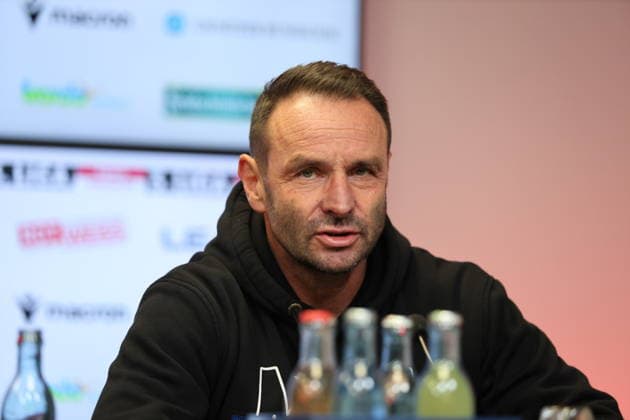 Trainer: Dietmar Hirsch (Duisburg) Fussball 3. Liga 2025 2026 FC Energie Cottbus - MSV Duisburg