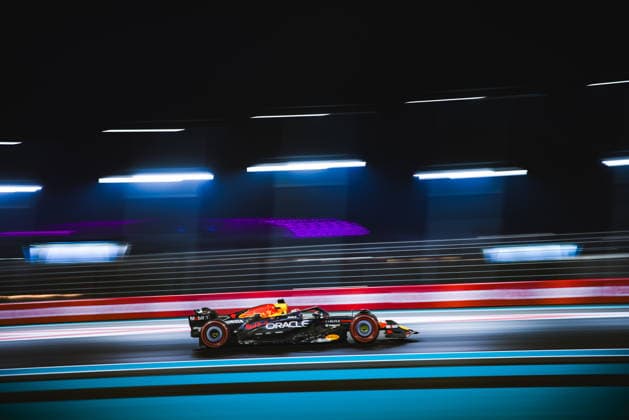 F1 - ABU DHABI GRAND PRIX 2025 01 VERSTAPPEN Max (nld), Red Bull Racing RB21, action during the 2025 Formula 1 Abu Dhabi Grand Prix, 24th round of the 2025 FIA Formula One World Championship, WM, Weltmeisterschaft from December 05 to 07, 2025 on the Yas Marina Circuit, in Abu Dhabi, United Arab Emirates - Abu DhabiUnited Arab Emirates  Copyright: xDPPIx