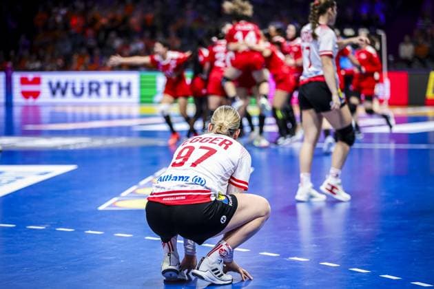 ROTTERDAM , 06-12-2025 , Rotterdam Ahoy , Womens World Championship, WM, Weltmeisterschaft Handball 2025 , match between Austria and Tunisia , picture shows Austria player Philomena Egger looks dejected after the lost match Austria - Tunisia (women)  x32376499x Copyright: