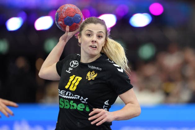 Montenegro - Serbien, IHF Handball-WM der Frauen Matea Pletikosic (Montenegro, 10). 3. Hauptrundenspiel der Handball-WM der Frauen zwischen Montenegro und Serbien am 6. Dezember 2025 in der Westfalenhalle in Dortmund., Dortmund Nordrhein-Westfalen Deutschland Westfalenhalle