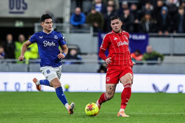 Premier League Everton v Nottingham Forest Morato of Nottingham Forest passes the ball during the Premier League match Everton vs Nottingham Forest at Hill Dickinson Stadium, Liverpool, United Kingdom, 6th December 2025 (Photo by Alfie Cosgrove News Images) Liverpool Hill Dickinson Stadium Merseyside United Kingdom Copyright: xAlfiexCosgrove NewsxImagesx