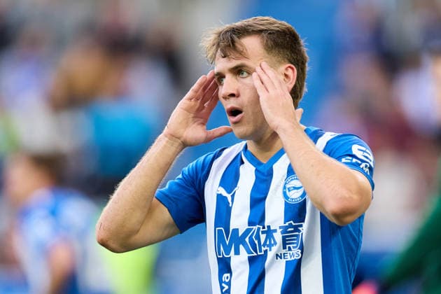 December 6, 2025, Vitoria, Alava, SPAIN: Pablo Ibanez of Deportivo Alaves reacts during the LaLiga EA Sports match between Deportivo Alaves and Real Sociedad at Mendizorrotza on December 6, 2025, in Vitoria, Spain. Vitoria SPAIN - ZUMAa181 20251206_zaa_a181_178 Copyright: xRicardoxLarreinax