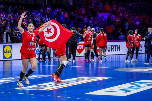 ROTTERDAM , 06-12-2025 , Rotterdam Ahoy , Womens World Championship, WM, Weltmeisterschaft Handball 2025 , match between Austria and Tunisia , picture shows players of Tunisia celebrate the win Austria - Tunisia (women)  x32377052x Copyright:
