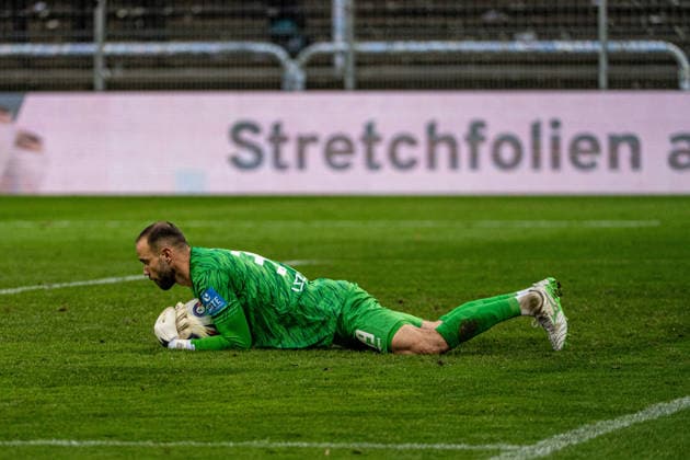 3. Fussball Bundesliga. Viktoria Köln - SSV Ulm 1846 Fußball, 17. Spieltag, am 06.12.2025 Christian Ortag (SSV Ulm 1846, 39), ; 3. Fussball Bundesliga. Viktoria Köln - SSV Ulm 1846 Fußball, 17. Spieltag, am 06.12.2025, Sportpark Höhenberg. DFB REGULATIONS PROHIBIT ANY USE OF PHOTOGRAPHS AS IMAGE SEQUENCES AND OR QUASI-VIDEO. Copyright: xBEAUTIFULxSPORTS Erlhofx