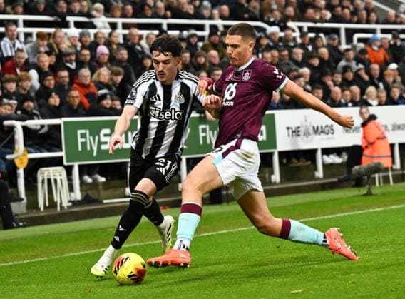 Maxime Esteve of Burnley challenges Tino Livramento of Newcastle United Newcastle United v Burnley, Premier League, Football, St James Park, Newcastle, UK - 06 Dec 2025Newcastle St James Park United Kingdom EDITORIAL USE ONLY No use with unauthorised audio, video, data, fixture lists, club league logos or live services. Online in-match use limited to 120 images, no video emulation. No use in betting, games or single club league player publications. Copyright: xRichardxLee Shutterstockx 16009236bj